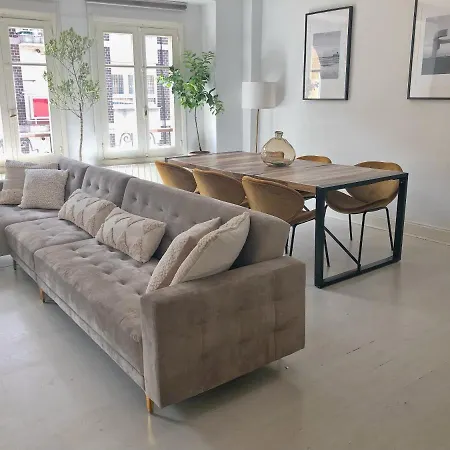 Art & Design - Espacioso Piso En Centro Апартаменты Хихон